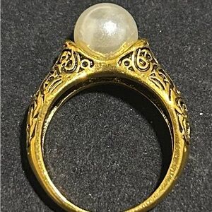 Elegant 925 silver Ring with White pearl